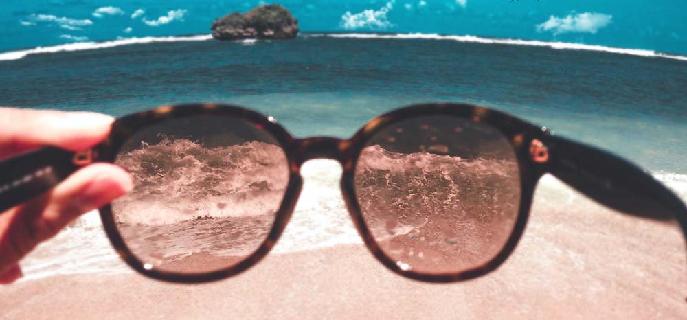 occhiali da sole in vacanza