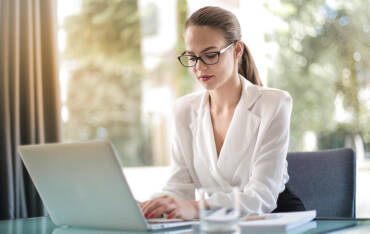 Occhiali per computer. Perché le lenti anti luce blu sono così importanti?